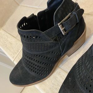 Vince camuto booties